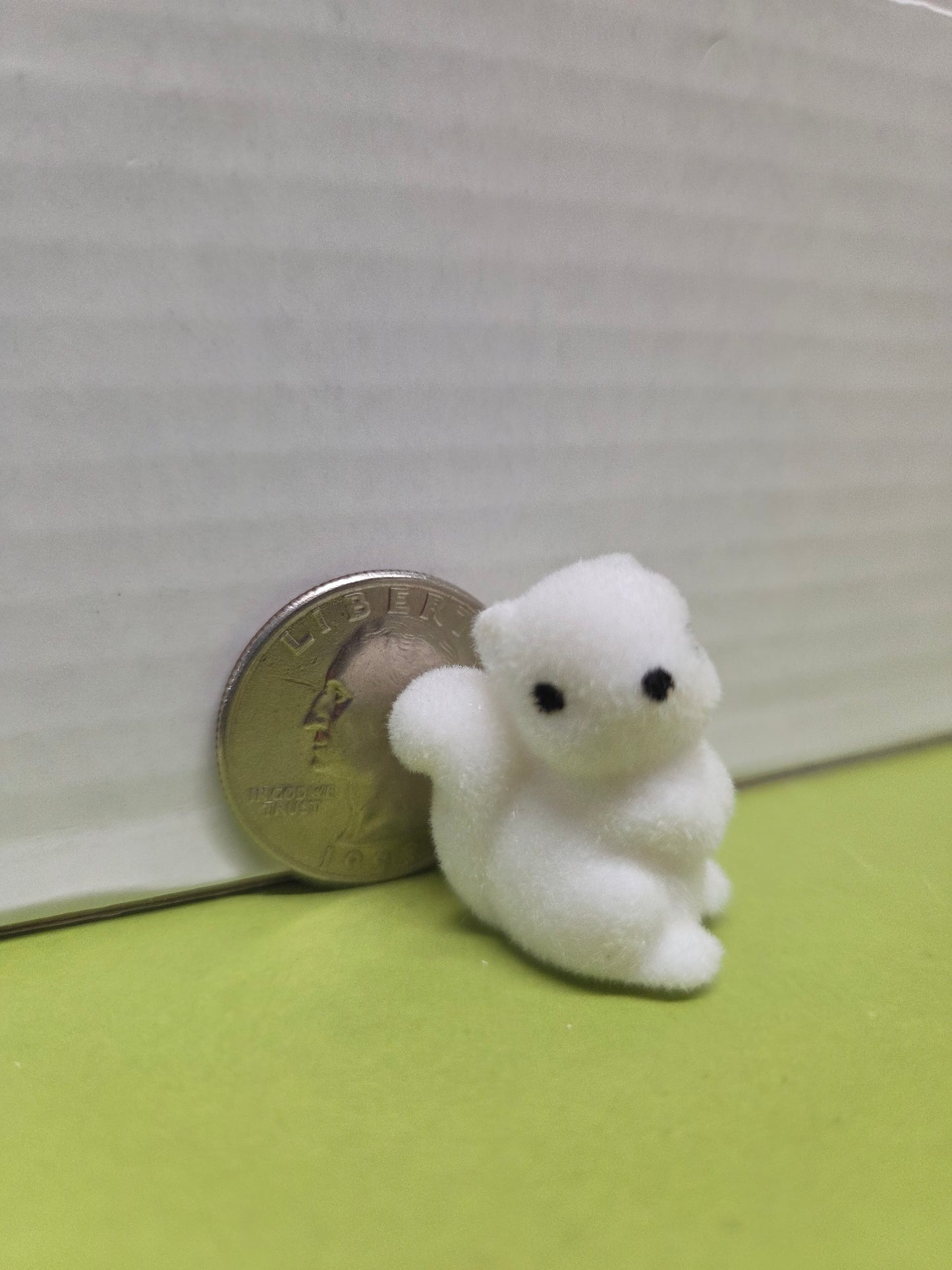 Figurine - Flocked - Miniature White Squirrel