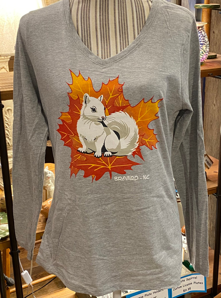 T-Shirt - Ladies - Autumn White Squirrel - Long Sleeve V-Neck in Heather Grey