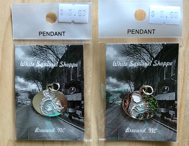 Pendant - Metal - White Squirrel with or without background - Oval