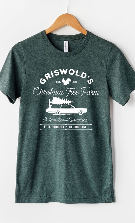 T-Shirt Women's Griswold's Christmas Tree Farm Graphic Tee with White Squirrel