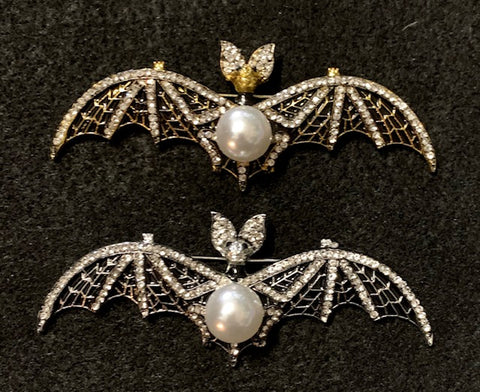 Jewelry - Crystal & Pearl Transylvania Bat