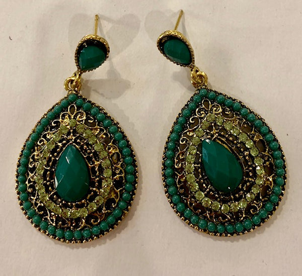 Jewelry - Assorted Earrings Collection