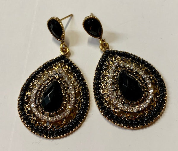 Jewelry - Assorted Earrings Collection