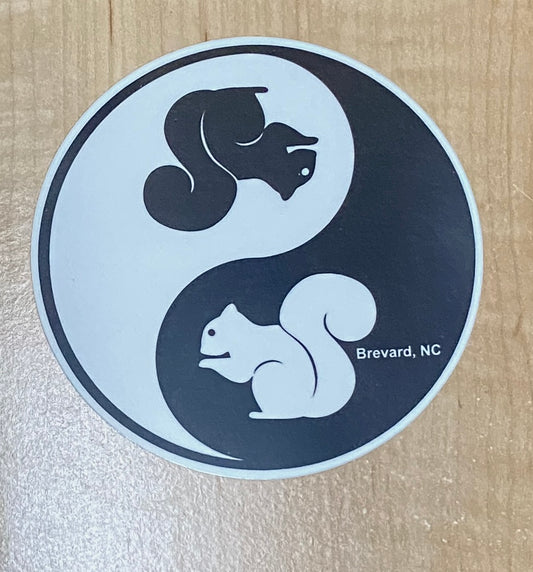 Decal/Sticker - White Squirrel Yin & Yang - 4" Circle