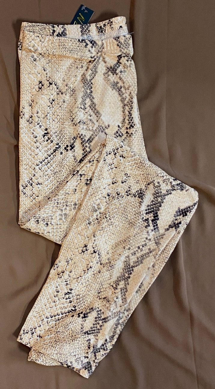 Leggings - Buttery Soft in Plus Sizes - Fits Sizes 12-24