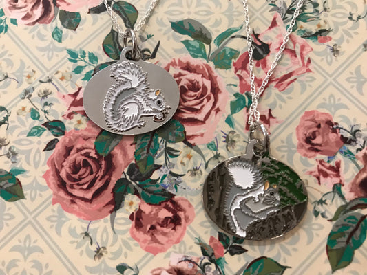 Jewelry - Necklace - Metal White Squirrel Pendant on Silver Tone Chain